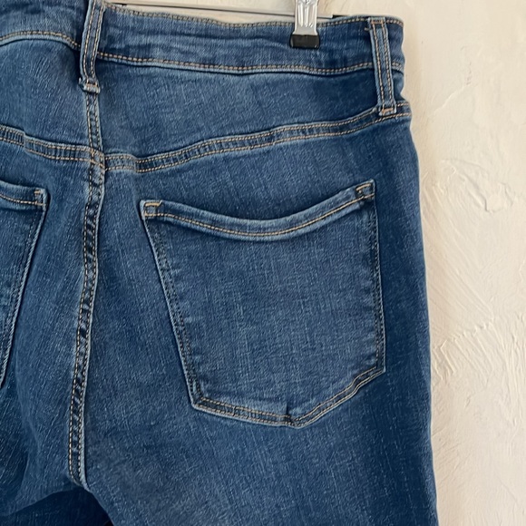 Sale! Old Navy Rockstar Super Skinny 360 Stretch Extra High Rise Jeans, Size 14 - Picture 4 of 9